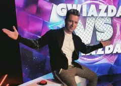 Opadną Wam szczęki! Fanka disco polo odsłoniła przed swoim idolem pokaźny biust! 
