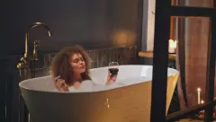 Nagie sceny gwiazdy disco polo w wannie przepustką do sukcesu?! VIDEO