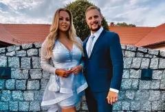 Wyglądają olśniewająco! Paula Karpowicz (Top Girls) wraz z partnerem olśniła gości weselnych!