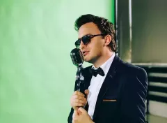 Gwiazdor disco polo zaśpiewał wielki przebój sprzed lat! Ten utwór kochają nasi rodzice i dziadkowie! 