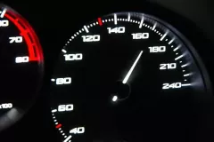 Gwiazdor disco polo podkręcił prędkość! Złamane przepisy i uszkodzone auto to tylko część problemów!