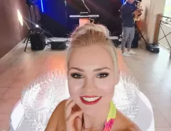 Ta fryzura należy do wokalistki disco polo! Nie można oderwać od niej wzroku! 