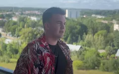”A Wieczorem” jakiego nie znasz! Raider prezentuje wakacyjną wersję hitu z rytmami reggae

