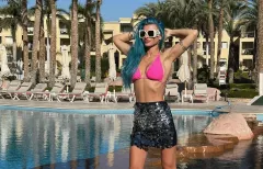 Agbe, czyli Agnieszka Brysiak, olśniewa w Egipcie – W krótkiej spódniczce i bikini