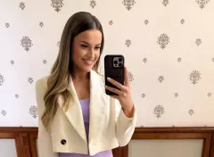 Aleksandra Ligęza pojawiła się na komunii w takiej sukience. Wokalistka Alexa & Fonzy zwaliła z nóg