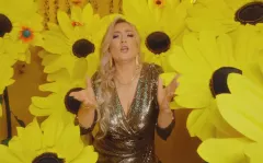 Alicja czaruje w rytmie disco dance. Utwory „Mamba” i „Jak sen” podbijają serca słuchaczy