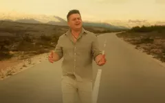Arek Kopaczewski w przepięknej premierze! „Bez Ciebie„ zobaczcie teledysk! Fani „ma w sobie przysłowiowe to „coś„