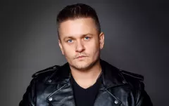 Arek Kopaczewski z nowym utworem! „Wenus i Mars”! Posłuchaj przedpremiery! 