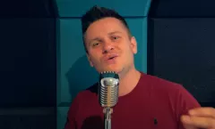 Arek Kopaczewski zaśpiewał „Tylko Ty” Blue Box – Zaskakująca premiera
