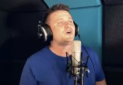 Niezwykłe wykonanie przeboju Zenka Martyniuka! Arek Kopaczewski podbija internet! 