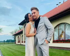 Gwiazdor z grupy Piękni i Młodzi świętuje rocznicę ślubu! Wzruszające nagranie chwyta za serce!
