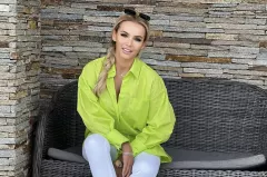 Monika Chwajoł wygląda jak anioł! Gwiazda disco polo zaskoczyła białą kreacją! Biust obsypały perły! FOTO