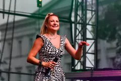 BARDZO krótka spódniczka Magdy Narożnej! Gwiazda Pięknych i Młodych to najlepiej ubrana wokalistka w disco polo?