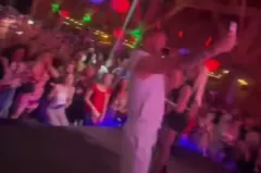 Biesiada Leśna Iława opanowana przez hit „Ona działa na mnie jak„! Zobaczcie nagranie Dawida Narożnego