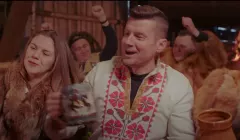 Biesiada w wersji klubowej?! Grupa Sami Swoi i Dance 2 Disco z nowością pt. „Ona lubi„