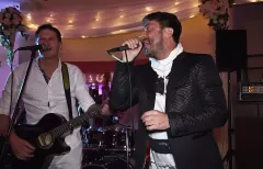 Takiego duetu nikt się nie spodziewał! Boys i Classic razem na weselu, nagranie hitem VIDEO