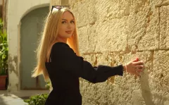 Carmelovi zaskakuje nowym singlem - Czarna sukienka! Sprawdź premierę latino!