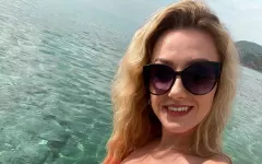 Casandra, ikona disco polo, olśniewa w niebieskim bikini na plaży! Gorące nagranie!