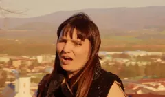 Ciotka Renatka nie zaśpiewała w Disco Star tak, jak chciała. Teraz wydała autorską piosenkę „Kochaj"