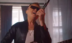 Czy najnowszy hit Bobiego, „Życie to tango„, poruszy Twoje serce? Zobacz, jak artysta zmierza na szczyt
