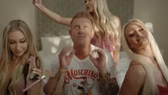 D-Bomb powraca z klipem do hitu „Zielony Kapelusz„! Sprawdź nową odsłonę przeboju z 2002 roku
