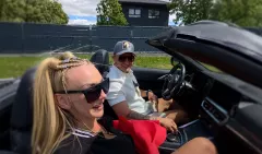 WOW! Dawid Narożny dostał od żony samochód warty kilkaset tysięcy złotych! To sportowe cabrio!