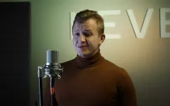 Opadną Wam szczęki! Dawid Narożny w kultowym, filmowym hicie! Wykonanie wbija w fotel!