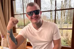Dawid Narożny zaskakuje nowym singlem „Miliony Wersów„ | VIDEO