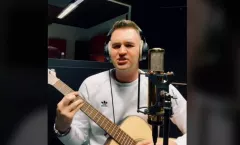 Dawid Tymiński - Raider wzrusza akustyczną wersją hitu ”Była Piękna” | VIDEO