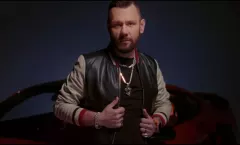 Debiutant w disco polo podbija YouTube! Jego nowość pt. „Zarąbiste plany„ oczarowała Polaków!