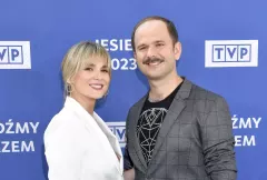 Dekolt na wierzchu! Magdalena Kajra Kajrowicz wygląda olśniewająco na jesiennej ramówce TVP!