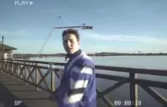 DisKoliber z nowym klipem „Gdzie jest dziewczyna ta” – styl lat 90. wraca w wielkim stylu!

