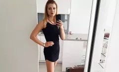Krótka sukienka odsłoniła piękne nogi wokalistki disco polo! Od tych widoków odbierze Wam mowę!