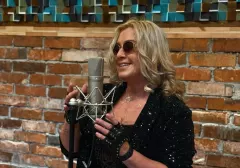 Dorota „Doris" Berent zapowiada nowy singiel „Jeszcze raz"