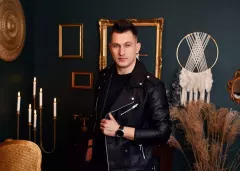 Dzieje się w świecie futbolu! Piosenkarz disco polo rozwija piłkarską karierę!