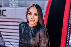 Eksplozja klubowych brzmień - Klaudia Zielińska i jej nowa wersja hitu „Silniejsza„! Co zmieniło się w piosence?