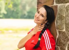 Emilia Sanecka – Daj to Głośniej kusi zgrabnymi nogami! Gwiazda disco polo oczarowała tym strojem wszystkich fanów! 