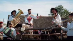 Capitan Folk zaatakował branżę disco polo premierą pt. „Mało, mało„! Folkowy klimat zagwarantuje mu wielki sukces? 