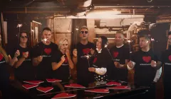 ”Gdy świat wali się” – Artyści disco polo wspierają powodzian w poruszającym teledysku!
