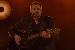 Genialne wykonanie na żywo! Mariusz Winnicki z grupy Classic w przepięknym utworze ”Fotografia”! 