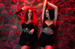 Mocno rozebrane, gorące i ponętne Top Girls w bikini! Mega galeria