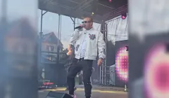 Gorąco na dożynkach w Szumowie. Piękni i Młodzi Dawid Narożny rozkręcili publiczność, mamy nagranie
