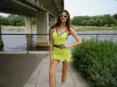 Prześliczna gwiazda disco polo pokazała zgrabne nogi i głęboki dekolt! Lawina komentarzy w sieci! 