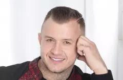 Gwiazdor disco polo bez koszulki! Dawid Narożny Piękni i Młodzi pokazuje efekty swojej ciężkiej pracy! 