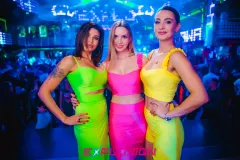 Gwiazdy zespołu Top Girls podbijają rynek muzyczny w Polsce! Na ich konto wpłynęły miliony! 