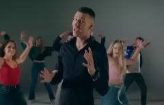 Hit disco polo ”Obiecuję Ci” od zespołu Bayera szturmuje YouTube! Sprawdź, dlaczego fani go uwielbiają!