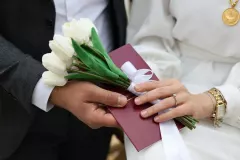 Ile dać do koperty na wesele w 2026 roku? Świadkowie i najbliższa rodzina najczęściej wskazują jedną kwotę