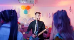 Jacek Dworakowski wraca w wielkim stylu. Utwór „Wejście 83” podbił YouTube i serca słuchaczy