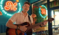 Jacek Dworakowski zaskakuje nowym brzmieniem! „Puerto Rico” to najgorętsza premiera disco polo tej wiosny

