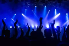 Jak zacząć karierę w disco polo? Poradnik dla początkujących artystów

